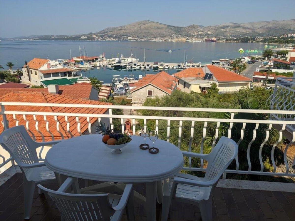 Apartments Biserka - 50 M From Beach Trogir Dış mekan fotoğraf