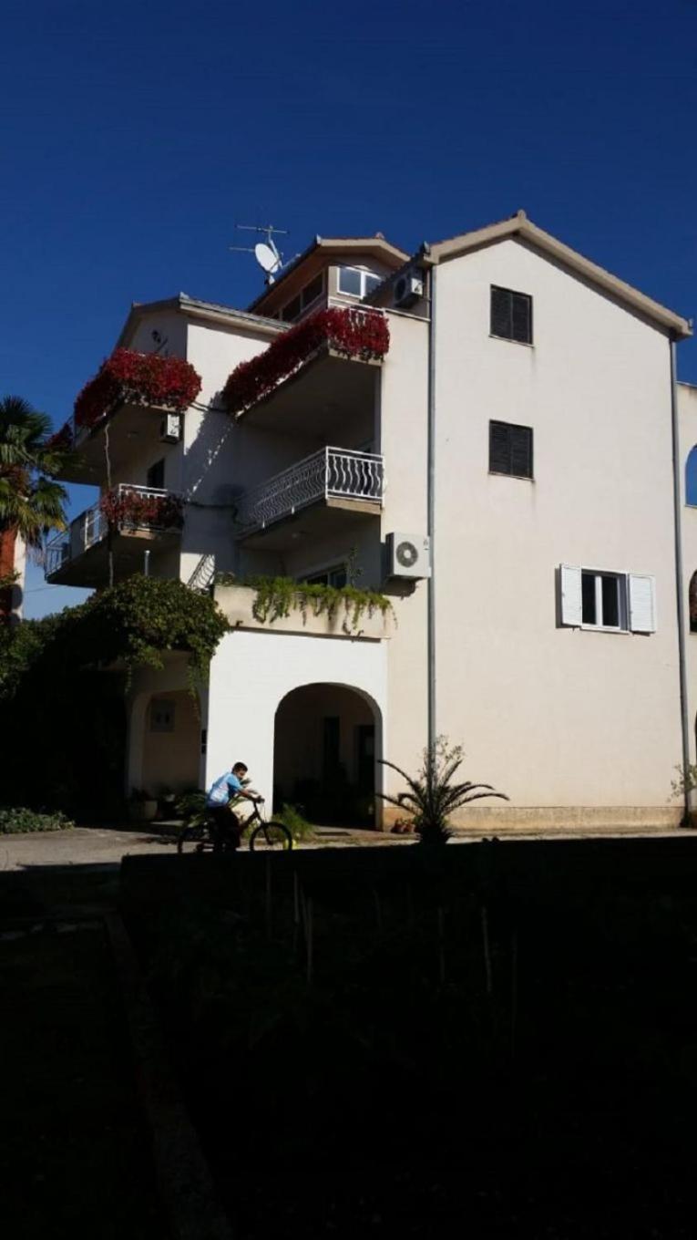Apartments Biserka - 50 M From Beach Trogir Dış mekan fotoğraf