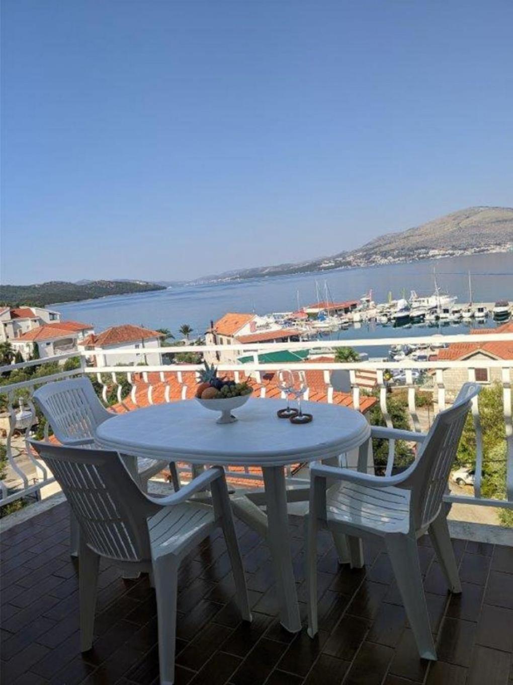 Apartments Biserka - 50 M From Beach Trogir Dış mekan fotoğraf