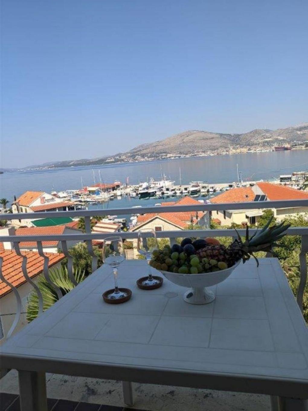 Apartments Biserka - 50 M From Beach Trogir Dış mekan fotoğraf