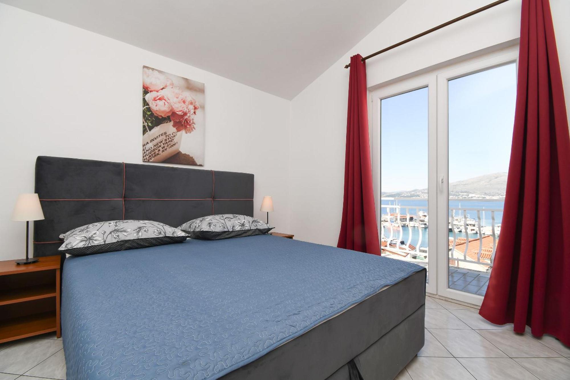 Apartments Biserka - 50 M From Beach Trogir Dış mekan fotoğraf