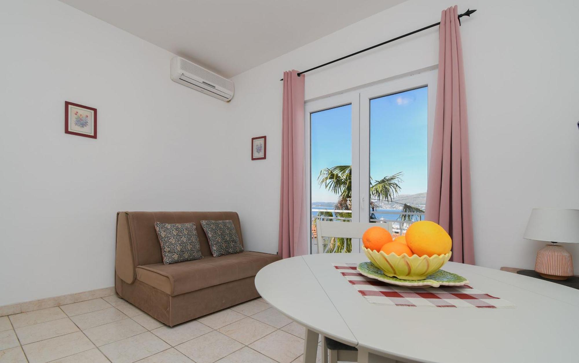 Apartments Biserka - 50 M From Beach Trogir Dış mekan fotoğraf