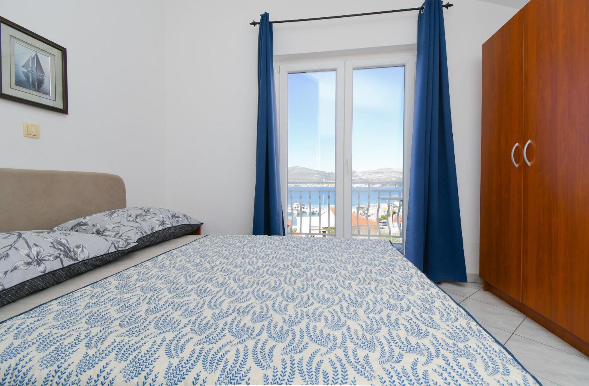 Apartments Biserka - 50 M From Beach Trogir Dış mekan fotoğraf
