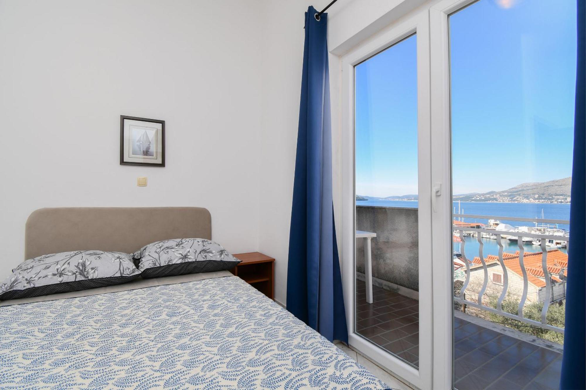 Apartments Biserka - 50 M From Beach Trogir Dış mekan fotoğraf