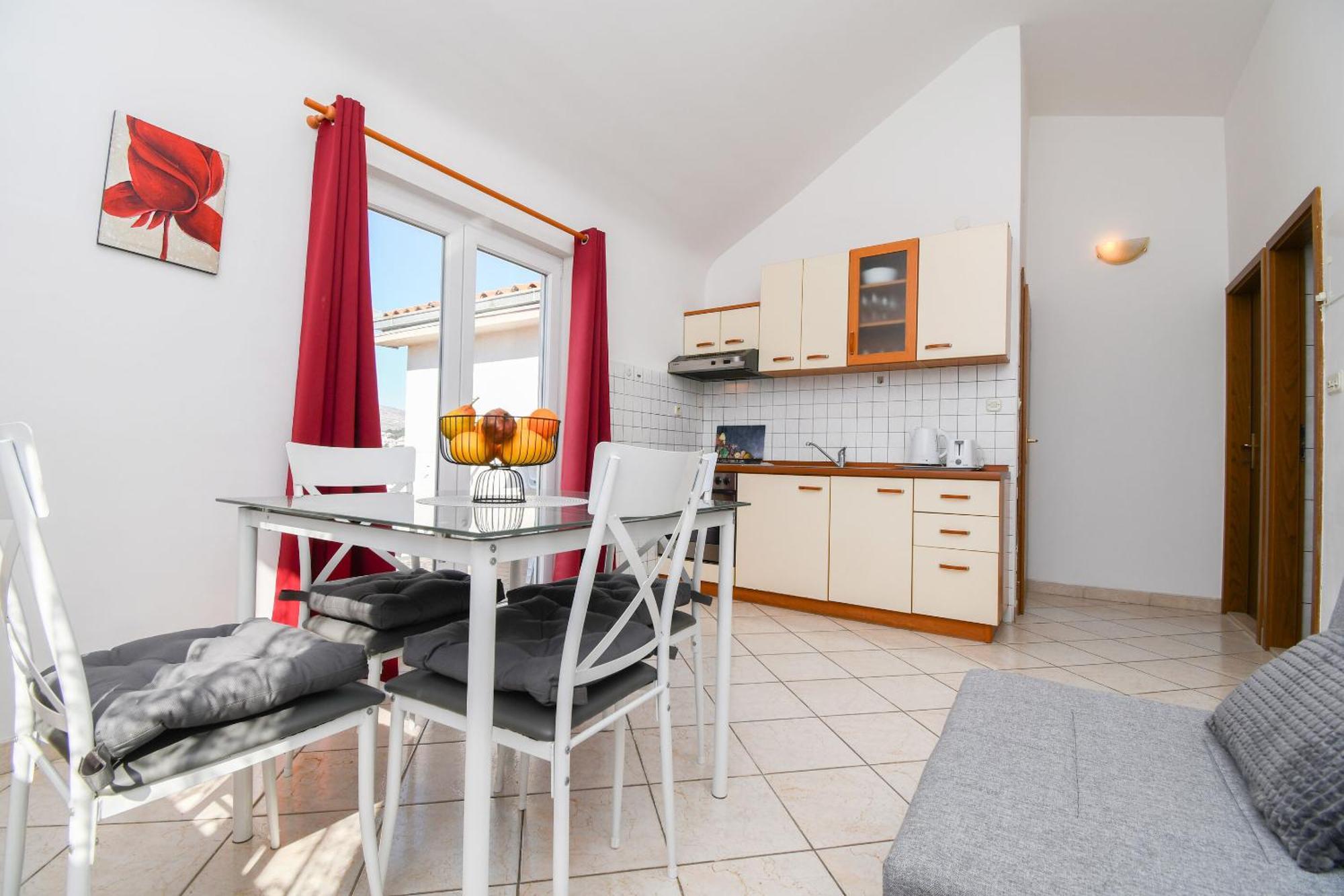 Apartments Biserka - 50 M From Beach Trogir Dış mekan fotoğraf