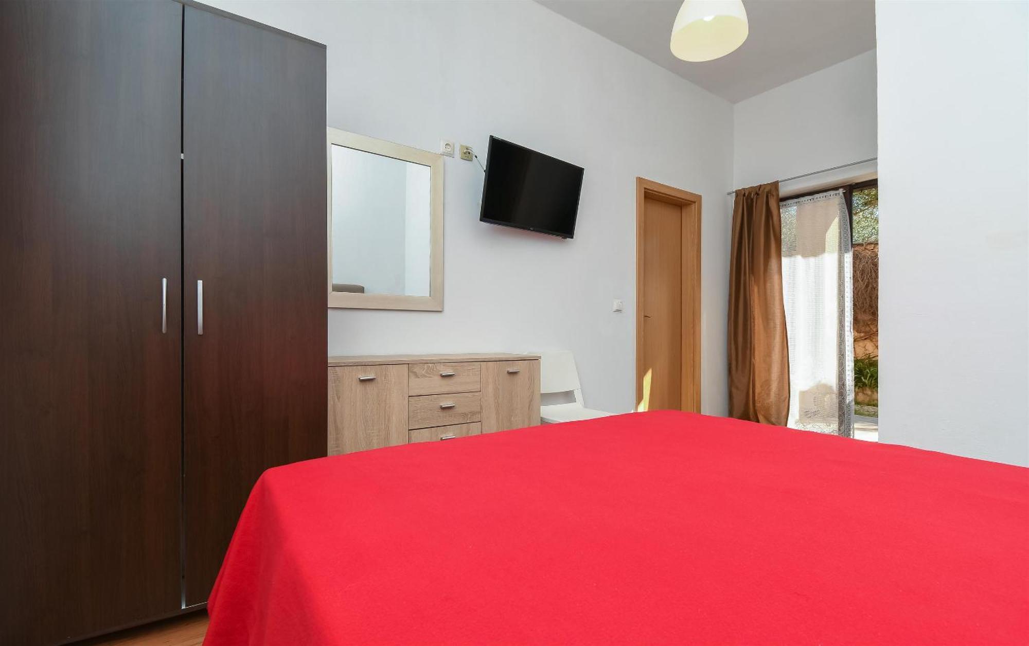 Apartments Biserka - 50 M From Beach Trogir Dış mekan fotoğraf
