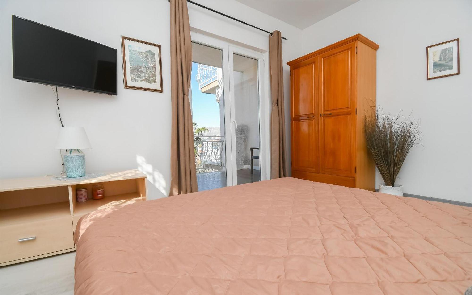 Apartments Biserka - 50 M From Beach Trogir Dış mekan fotoğraf