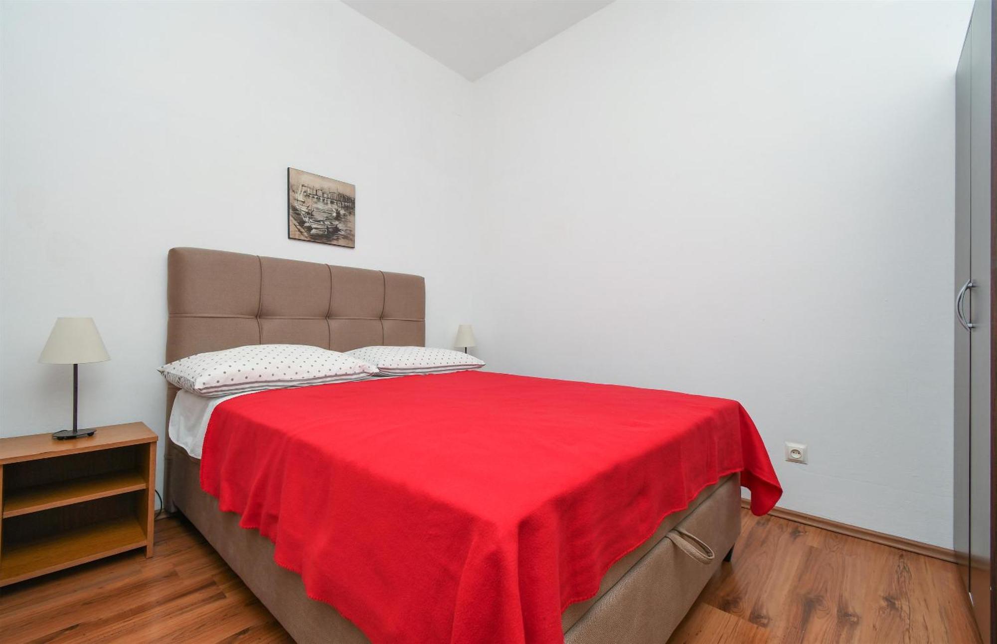 Apartments Biserka - 50 M From Beach Trogir Dış mekan fotoğraf