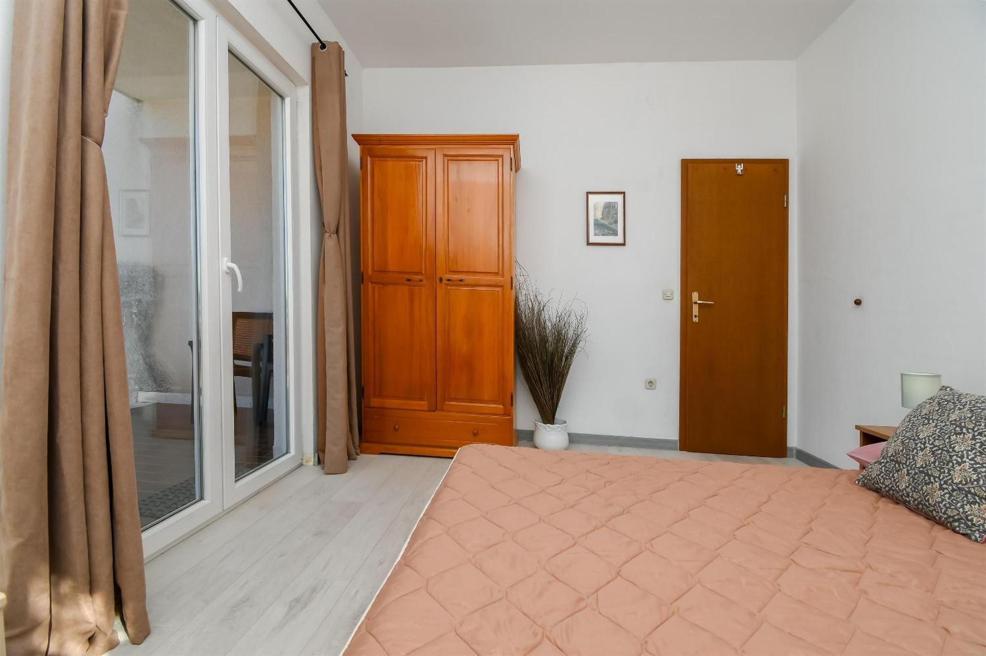 Apartments Biserka - 50 M From Beach Trogir Dış mekan fotoğraf