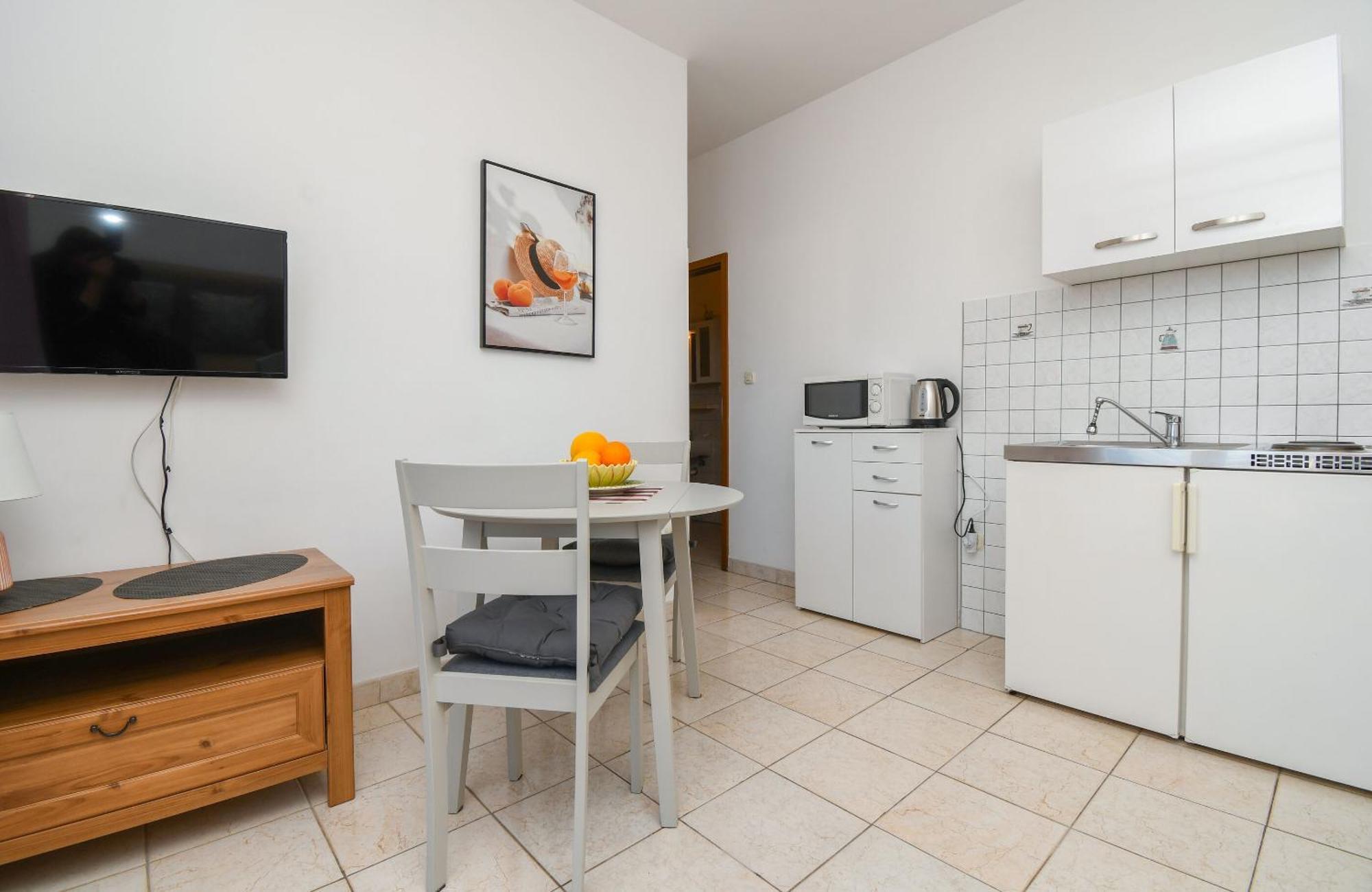 Apartments Biserka - 50 M From Beach Trogir Dış mekan fotoğraf